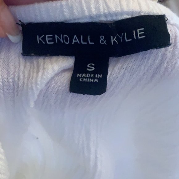 🥑FREE🥑 w/any FP purchase PacSun V-Neck Plunging Crochet Romper in White - Picture 2 of 2